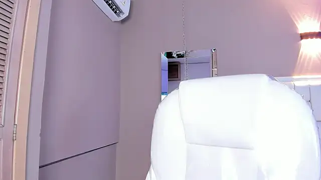 Snapshot of _BunnyNaugthy chatting on November 7, 12:05 pm BunnyNaugthy online show from November 7, 12:05 pm