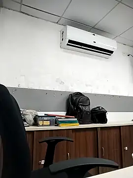 Desi Londa 143 online show from March 30, 4:57 am