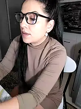 hot-babygirl online show from January 25, 9:14 pm