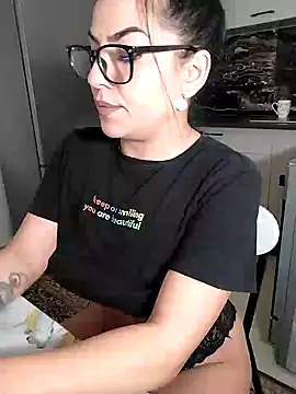 hot-babygirl online show from February 4, 10:02 pm