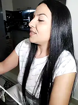 hot-babygirl online show from March 26, 7:30 pm