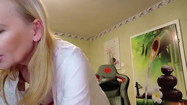 HotLana69 online show from October 16, 5:58 pm