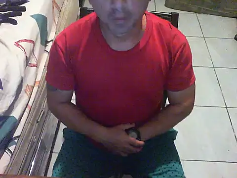 Snapshot of reventador_46 chatting on December 12, 5:42 am reventador 46 online show from December 12, 5:42 am