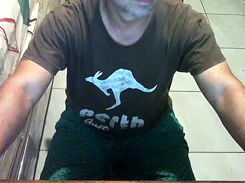 Snapshot of reventador_46 chatting on December 22, 5:34 am reventador 46 online show from December 22, 5:34 am