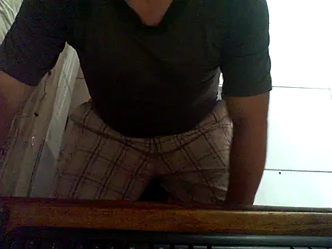 Snapshot of reventador_46 chatting on January 13, 9:42 pm reventador 46 online show from January 13, 9:42 pm