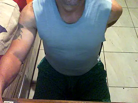 Snapshot of reventador_46 chatting on March 20, 5:02 am reventador 46 online show from March 20, 5:02 am