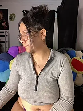 Snapshot of MsConejitaa chatting on December 24, 4:19 pm MsConejitaa online show from December 24, 4:19 pm