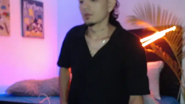 Snapshot of andersonZ998 chatting on December 16, 6:51 am andersonZ998 online show from December 16, 6:51 am