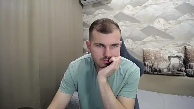 Snapshot of SerzhKorol1 chatting on October 9, 7:39 am SerzhKorol1 online show from October 9, 7:39 am