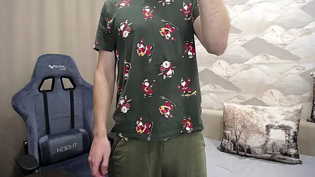 Snapshot of SerzhKorol1 chatting on October 19, 7:09 am SerzhKorol1 online show from October 19, 7:09 am