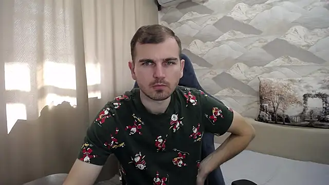 Snapshot of SerzhKorol1 chatting on October 23, 7:29 am SerzhKorol1 online show from October 23, 7:29 am