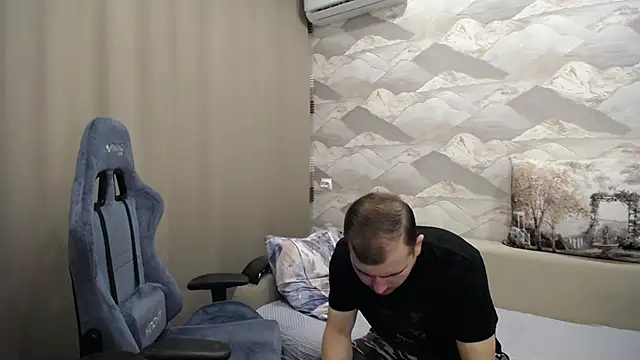 Snapshot of SerzhKorol1 chatting on October 28, 6:06 am SerzhKorol1 online show from October 28, 6:06 am