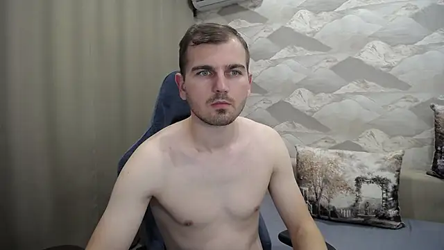 Snapshot of SerzhKorol1 chatting on October 30, 5:35 pm SerzhKorol1 online show from October 30, 5:35 pm