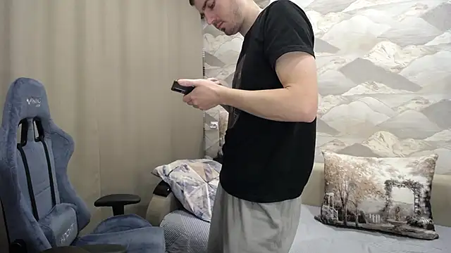 Snapshot of SerzhKorol1 chatting on November 14, 4:55 am SerzhKorol1 online show from November 14, 4:55 am