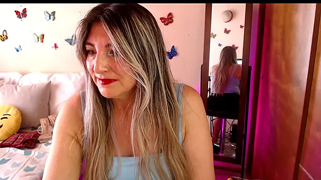 Snapshot of Jolie-Mature chatting on February 9, 7:51 pm Jolie-Mature online show from February 9, 7:51 pm