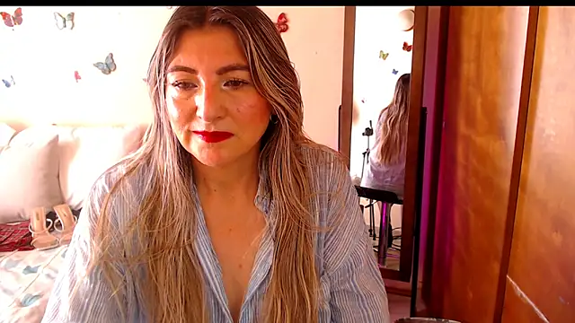 Snapshot of Jolie-Mature chatting on February 14, 8:38 pm Jolie-Mature online show from February 14, 8:38 pm