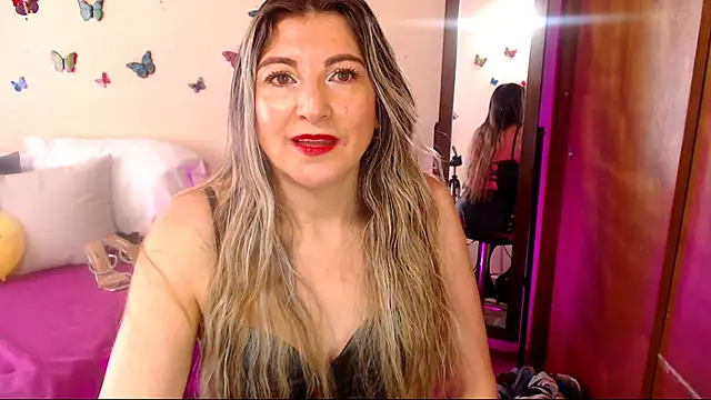 Snapshot of Jolie-Mature chatting on February 24, 8:07 pm Jolie-Mature online show from February 24, 8:07 pm