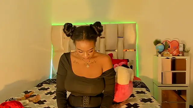 Snapshot of viioolleettaa chatting on December 16, 2:16 pm viioolleettaa online show from December 16, 2:16 pm