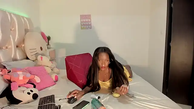 Snapshot of viioolleettaa chatting on January 18, 1:19 am viioolleettaa online show from January 18, 1:19 am