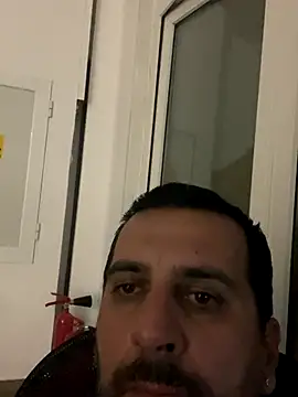 Snapshot of TigerOne19 chatting on October 27, 12:15 am TigerOne19 online show from October 27, 12:15 am