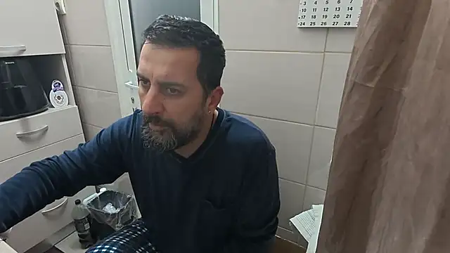 Snapshot of TigerOne19 chatting on November 14, 4:22 am TigerOne19 online show from November 14, 4:22 am