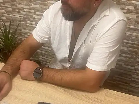 Snapshot of TigerOne19 chatting on November 20, 7:57 pm TigerOne19 online show from November 20, 7:57 pm