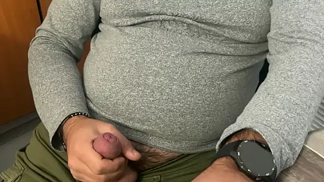 Snapshot of TigerOne19 chatting on November 22, 8:46 am TigerOne19 online show from November 22, 8:46 am