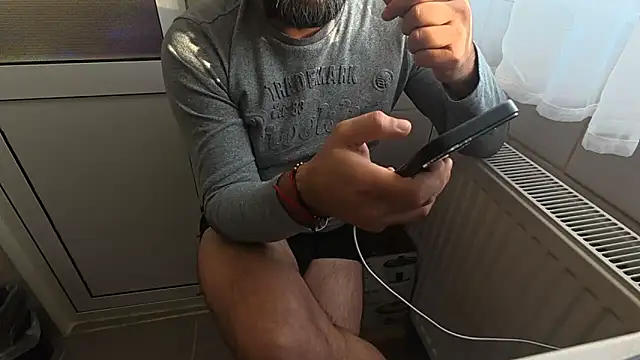 Snapshot of TigerOne19 chatting on December 21, 7:37 am TigerOne19 online show from December 21, 7:37 am