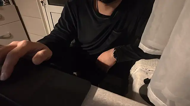 Snapshot of TigerOne19 chatting on January 12, 7:41 pm TigerOne19 online show from January 12, 7:41 pm