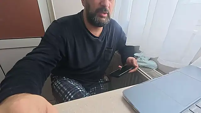 Snapshot of TigerOne19 chatting on February 2, 7:51 am TigerOne19 online show from February 2, 7:51 am