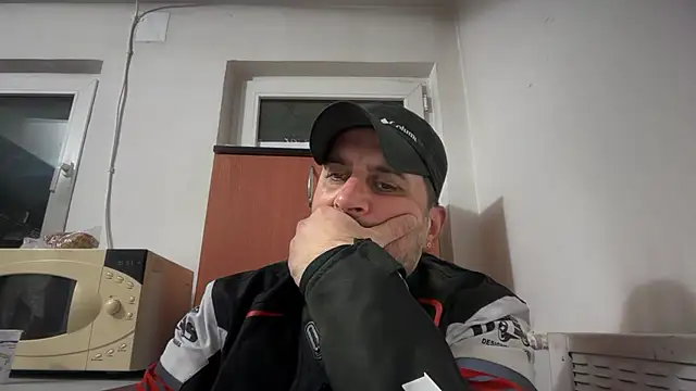 Snapshot of TigerOne19 chatting on February 3, 4:56 pm TigerOne19 online show from February 3, 4:56 pm