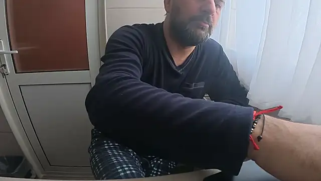 Snapshot of TigerOne19 chatting on February 24, 6:44 am TigerOne19 online show from February 24, 6:44 am