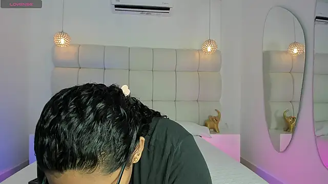 Snapshot of DanielleEvans_ chatting on November 22, 11:31 am DanielleEvans online show from November 22, 11:31 am