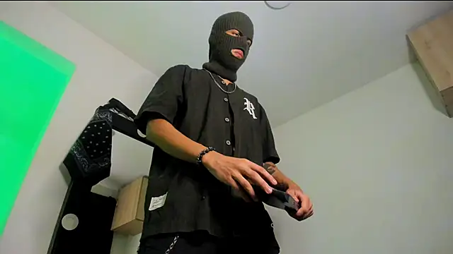 Snapshot of Samuel_Suarez chatting on October 20, 5:30 am Samuel Suarez online show from October 20, 5:30 am