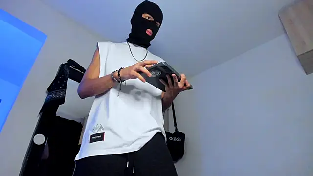 Snapshot of Samuel_Suarez chatting on November 8, 2:12 am Samuel Suarez online show from November 8, 2:12 am