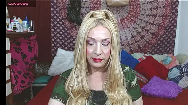 Snapshot of elena_evans chatting on February 25, 5:55 pm elena evans online show from February 25, 5:55 pm