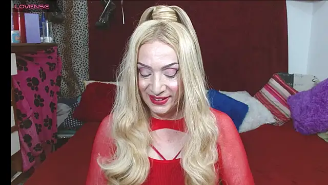 Snapshot of elena_evans chatting on April 25, 5:21 pm elena evans online show from April 25, 5:21 pm