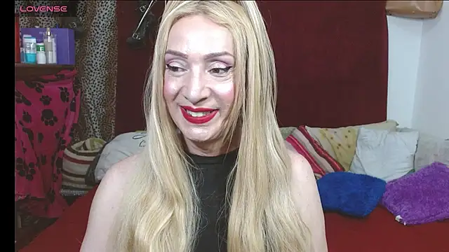 Snapshot of elena_evans chatting on April 28, 6:46 pm elena evans online show from April 28, 6:46 pm