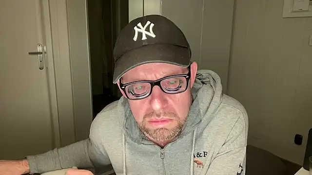 FABIOGLASSES online show from September 26, 9:08 pm