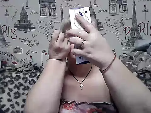 Snapshot of Gina_Marlyn chatting on February 21, 8:27 pm Gina Marlyn online show from February 21, 8:27 pm