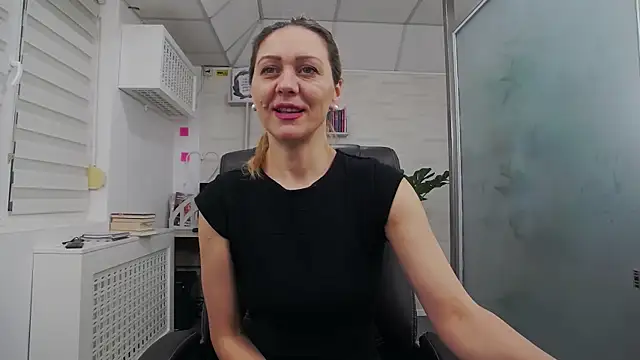 EllaMilf  online show from November 15, 4:58 pm