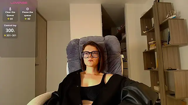 Arya starrk online show from November 6, 2:18 pm