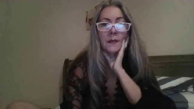 EvaRobinson online show from December 20, 3:58 am
