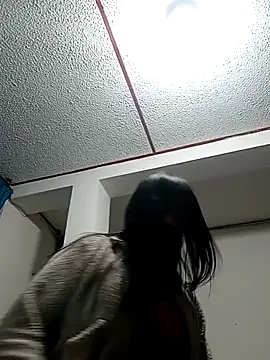 kelly dirty  online show from February 24, 11:30 pm