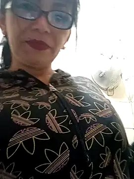 kelly dirty  online show from February 12, 3:56 am