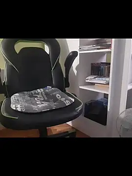 feathersify online show from December 5, 6:44 am