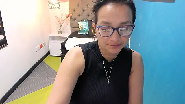 MarilynMiilf  online show from December 13, 1:48 am