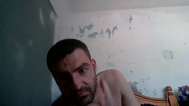 Snapshot of ThatGuyNextDoor1992 chatting on September 28, 7:14 am ThatGuyNextDoor1992 online show from September 28, 7:14 am
