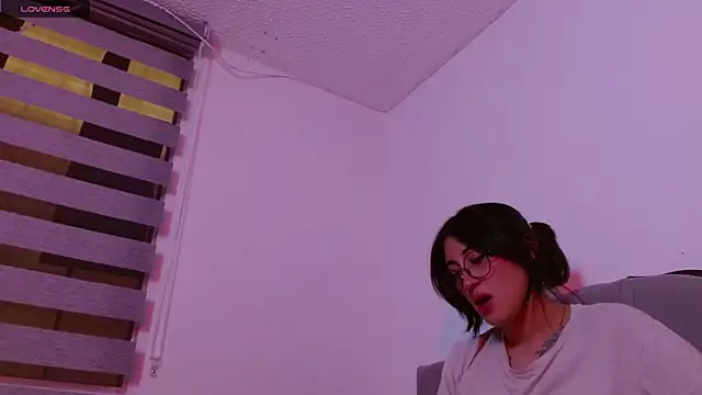 Red-moon1 online show from December 16, 7:21 pm