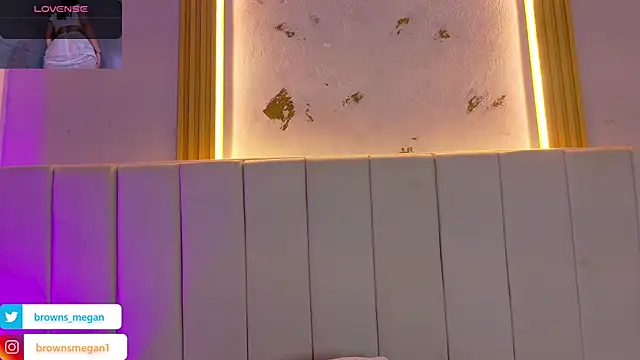 Megan browns1 online show from April 1, 1:12 pm